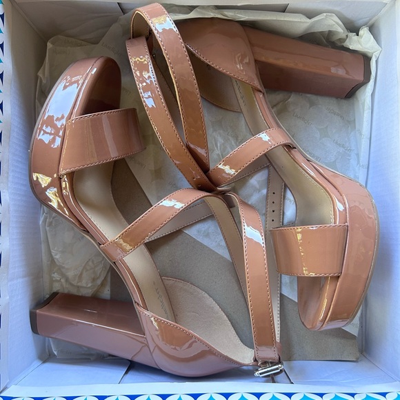 NEW Tan Heels - Picture 4 of 6